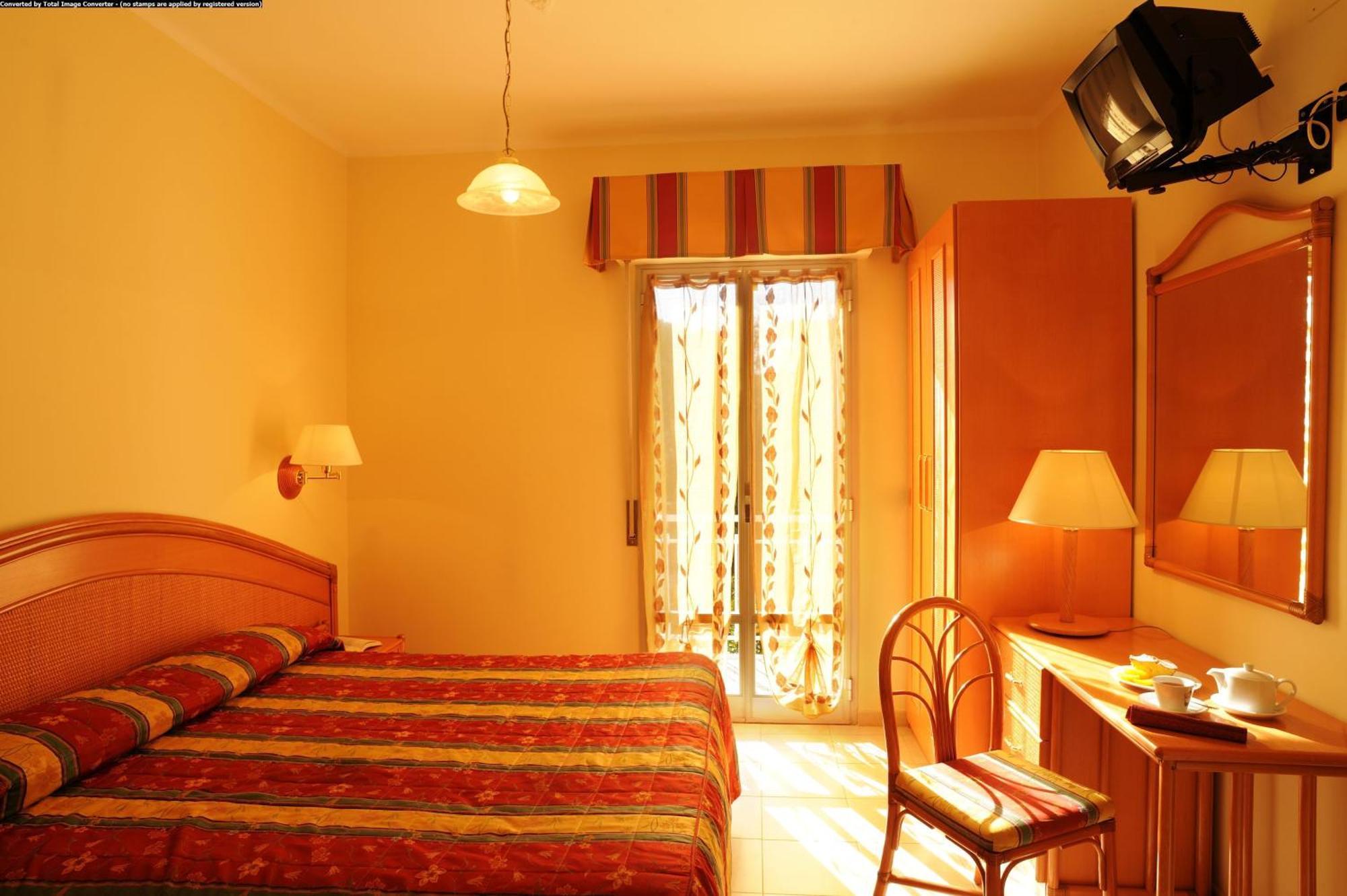 Hotel Casella Pietra Ligure Rom bilde