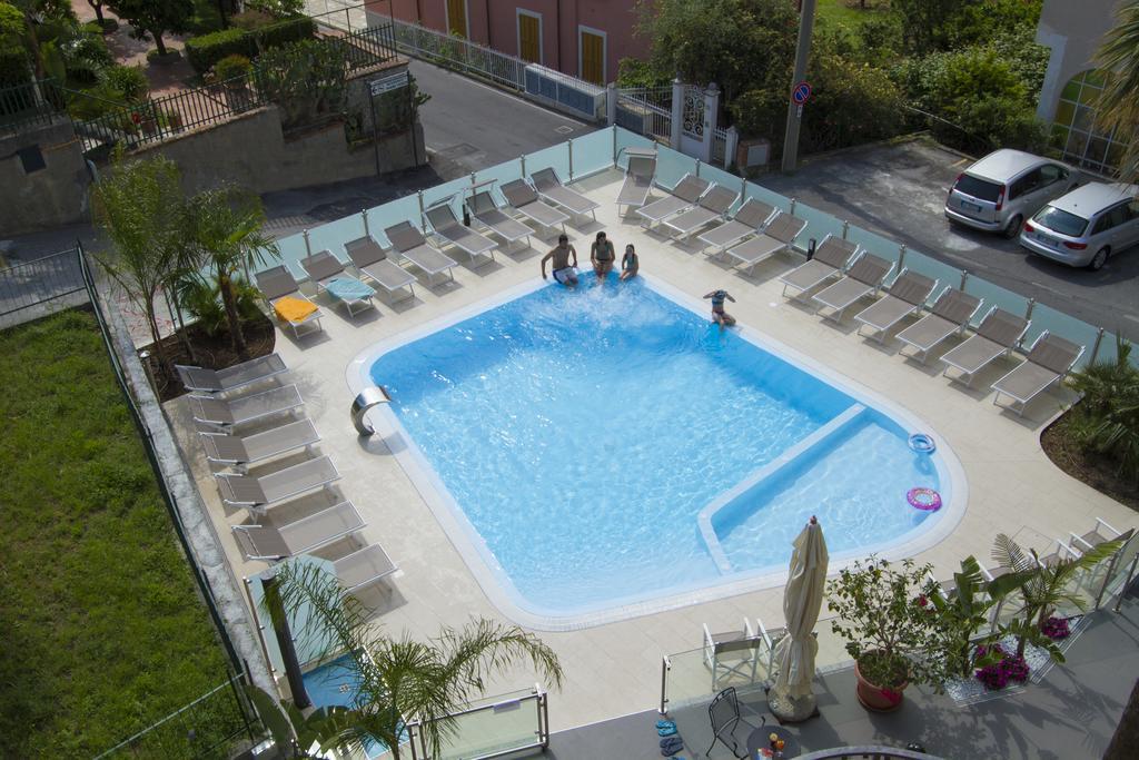 Hotel Casella Pietra Ligure Eksteriør bilde