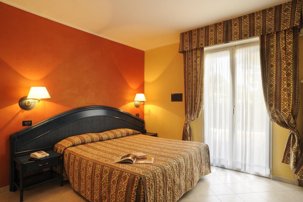 Hotel Casella Pietra Ligure Rom bilde