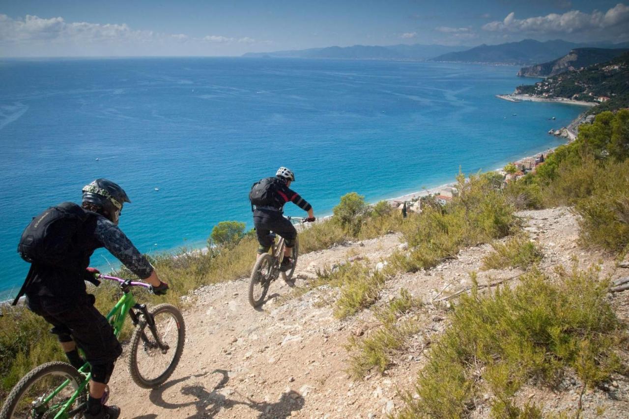 Hotel Casella Pietra Ligure Eksteriør bilde